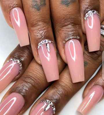 How Much To Fix Nails In Nigeria? & Where!